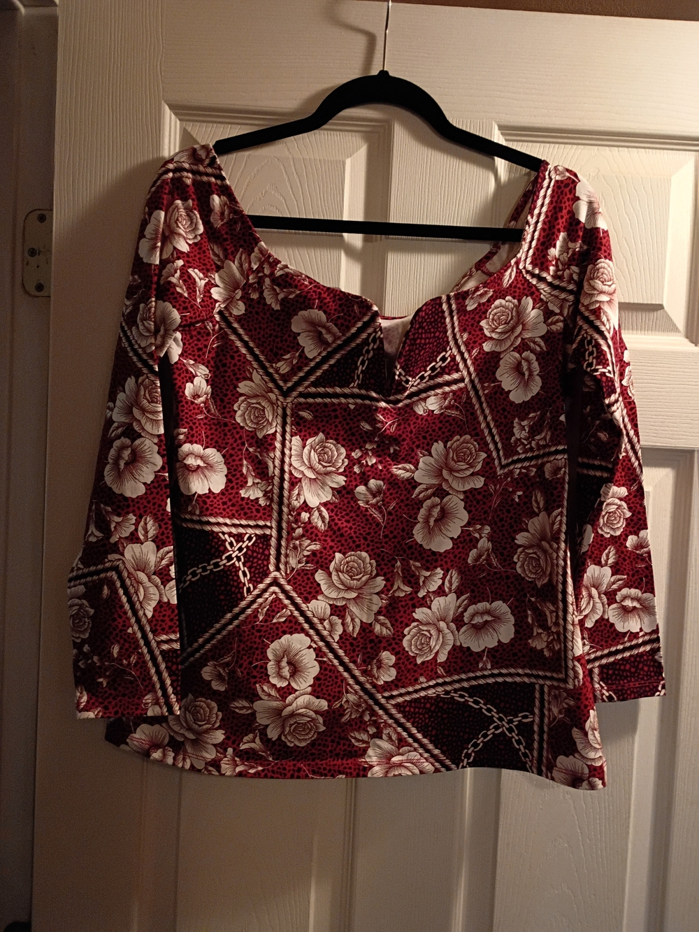 NWOT Thalia Sodi Od Shoulder Red Floral Long-Sleeve V-Neck Top